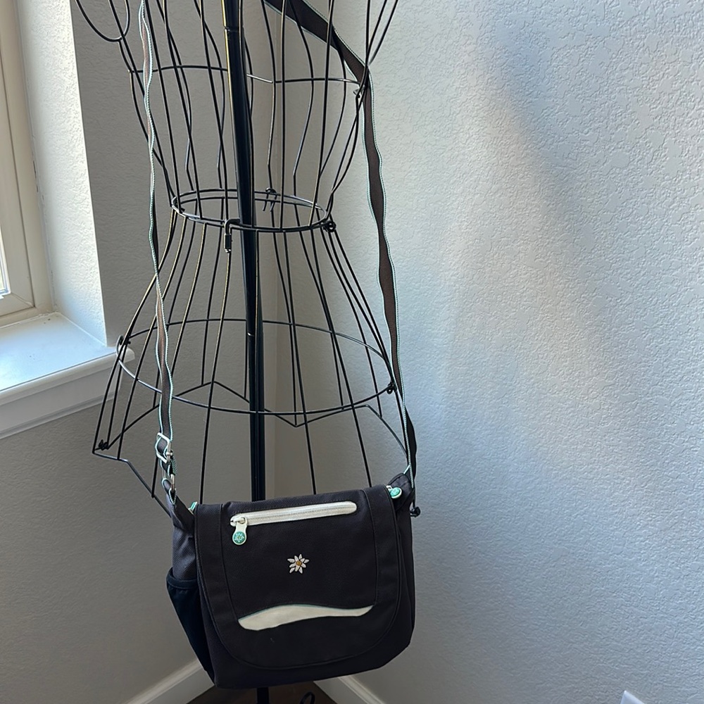 Like NEW Sherpani Crossbody Bag